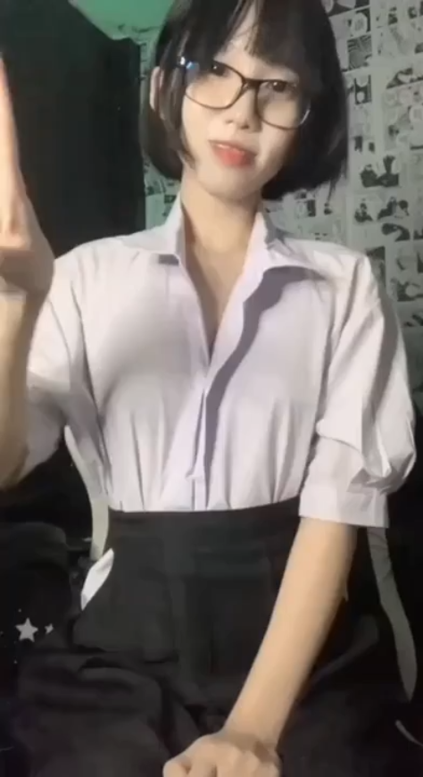Cute lại còn nhiều nước ? - VIET69